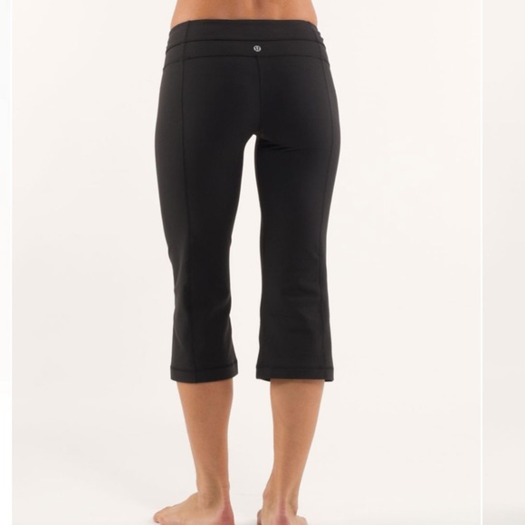 GUC Lululemon Black Groove Crop Pants- Size 10 - Picture 2 of 10